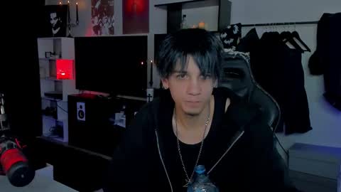 Snapshot of davisross chatting on February 12, 1:28 pm davis online show from February 12, 1:28 pm