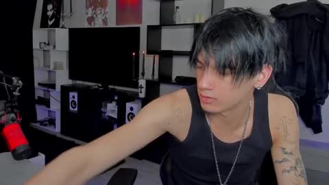 Snapshot of davisross chatting on February 20, 1:00 pm davis online show from February 20, 1:00 pm