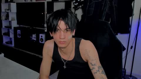 Snapshot of davisross chatting on March 3, 12:06 am davis online show from March 3, 12:06 am