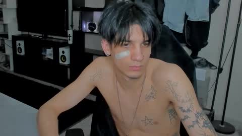 Snapshot of davisross chatting on March 27, 11:04 pm davis online show from March 27, 11:04 pm