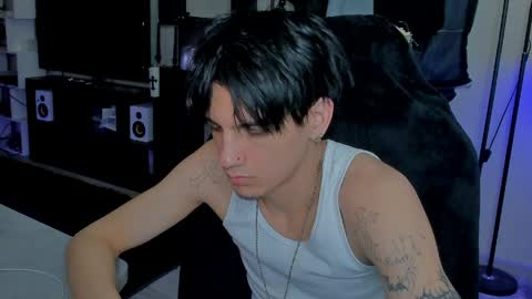 Snapshot of davisross chatting on March 29, 7:58 pm davis online show from March 29, 7:58 pm