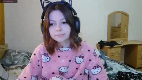 Snapshot of dawndollins chatting on October 4, 7:28 am Alice online show from October 4, 7:28 am
