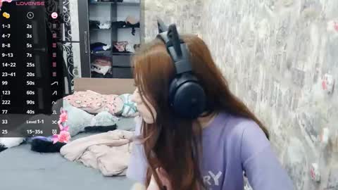 Snapshot of dawndollins chatting on February 7, 8:18 am Alice online show from February 7, 8:18 am