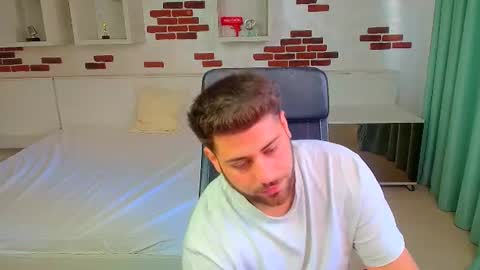 Snapshot of daxgreer chatting on June 11, 4:43 am DaxGreer online show from June 11, 4:43 am