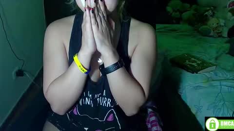 Snapshot of daya202 chatting on February 7, 5:44 am Eli online show from February 7, 5:44 am