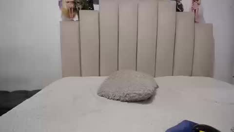 instagram  catherin dayana reina online show from October 16, 3:13 pm