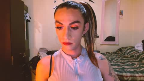 Snapshot of dayanna_01_ chatting on May 13, 5:43 pm dayanna_01_ online show from May 13, 5:43 pm