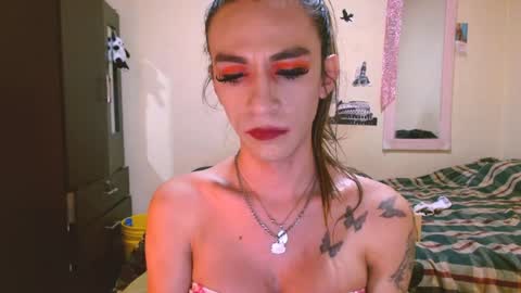 Snapshot of dayanna_01_ chatting on June 9, 6:41 pm dayanna_01_ online show from June 9, 6:41 pm