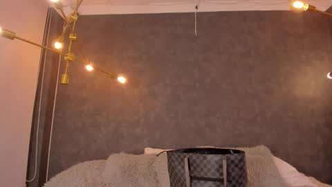 DAYRA ANGELS online show from December 18, 8:04 pm