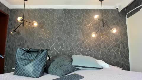 DAYRA ANGELS online show from December 20, 7:10 pm