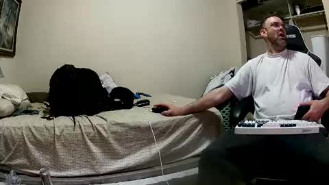 Snapshot of dbfroge chatting on March 29, 3:28 am dbfroge online show from March 29, 3:28 am