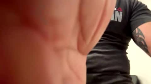 Snapshot of dblum75 chatting on January 6, 11:58 am dblum75 online show from January 6, 11:58 am