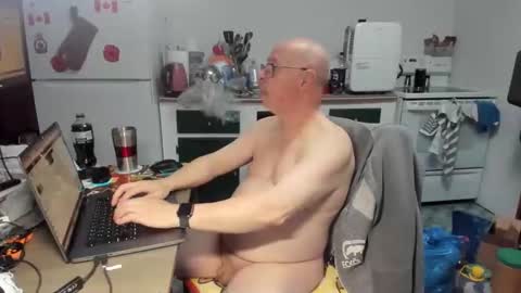 Snapshot of dbpit65 chatting on February 19, 12:06 am Daniel online show from February 19, 12:06 am