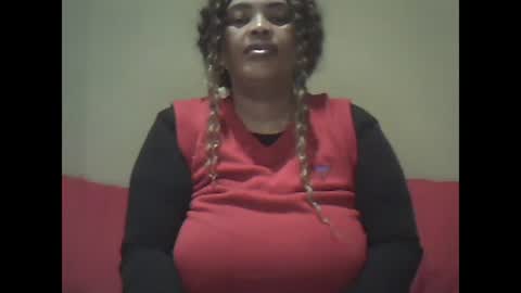 Snapshot of ddboobsnipples chatting on April 29, 12:05 am ddboobsnipples online show from April 29, 12:05 am