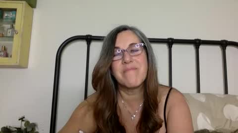 Snapshot of ddmolly chatting on March 28, 3:28 am DDMolly online show from March 28, 3:28 am