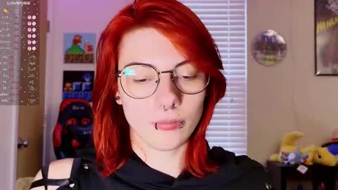 Snapshot of deadratsoup chatting on February 5, 5:39 pm Rat online show from February 5, 5:39 pm