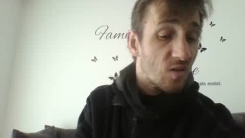 Snapshot of deaf_fc_union_berlin14 chatting on April 13, 3:28 pm robert online show from April 13, 3:28 pm