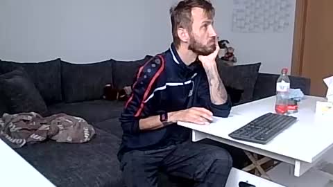 Snapshot of deaf_fc_union_berlin14 chatting on June 15, 4:31 pm robert online show from June 15, 4:31 pm