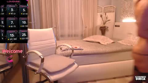 DeaLux  online show from November 27, 5:15 pm