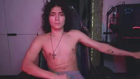 dean_raven online show from July 28, 9:25 pm