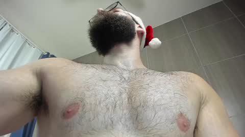 Snapshot of deanlek chatting on December 23, 11:28 pm Dean online show from December 23, 11:28 pm