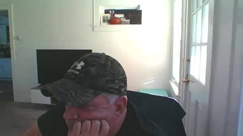 Snapshot of deano2nyc chatting on December 25, 8:07 pm Deano DILF online show from December 25, 8:07 pm