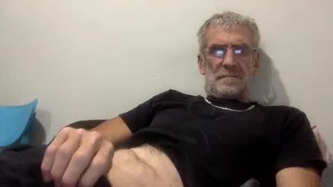 deanofflove221000 online show from March 17, 10:46 pm