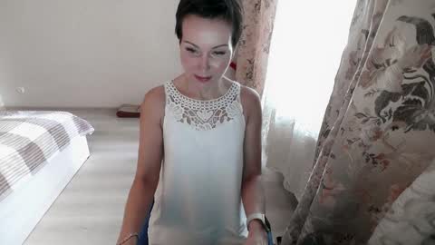 Snapshot of dear_mia_ chatting on January 25, 10:08 am Mia online show from January 25, 10:08 am