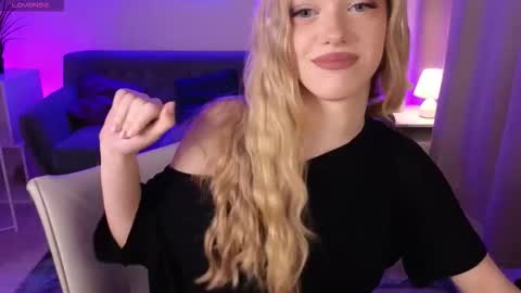 Tessa online show from March 8, 1:59 pm