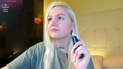 Debbie Mon Tue Fri Sun Sat GMT 3 1000am - 0400pm  online show from March 15, 5:19 pm