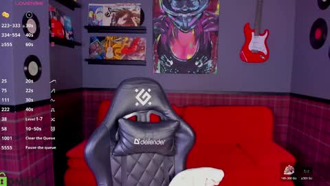 Jennifer online show from April 14, 11:33 pm