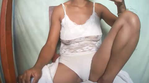 DebbieRiseX online show from April 15, 9:38 am