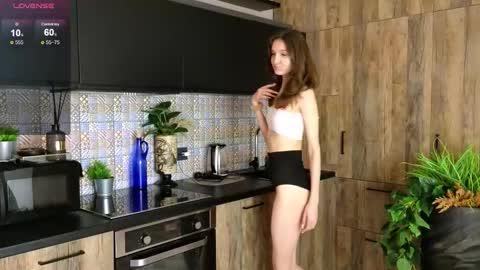 Snapshot of debihenks chatting on February 3, 5:18 pm Eva online show from February 3, 5:18 pm