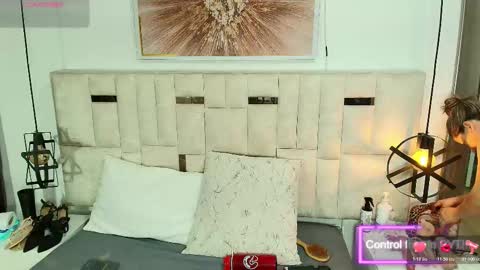 Snapshot of debora_heels_ chatting on February 25, 11:09 am debora_heels_ online show from February 25, 11:09 am