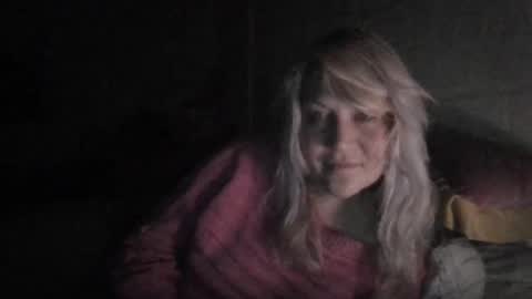 Snapshot of deborahill90 chatting on May 18, 4:07 am deborahill90 online show from May 18, 4:07 am
