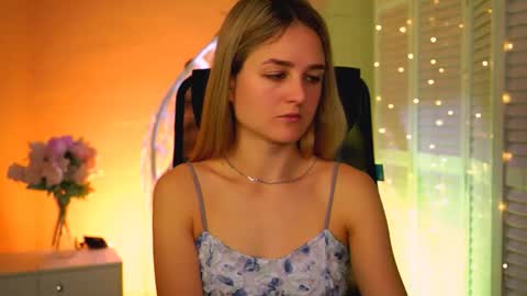 Snapshot of deboralarson chatting on May 1, 3:00 am Debora online show from May 1, 3:00 am