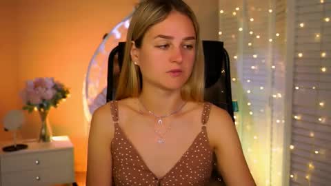Snapshot of deboralarson chatting on June 1, 3:19 am Debora online show from June 1, 3:19 am