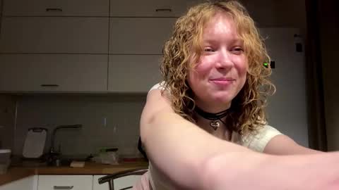 Hello My name is Sarah im new model here and little but shy. online show from January 6, 2:54 pm