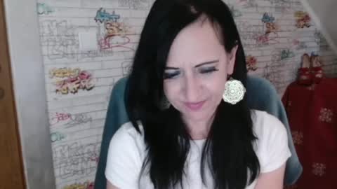 Snapshot of debramilf chatting on June 25, 5:23 am DebraMilf online show from June 25, 5:23 am