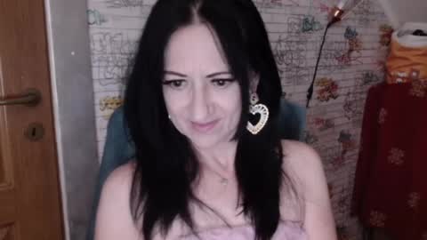 Snapshot of debramilf chatting on July 12, 1:40 am DebraMilf online show from July 12, 1:40 am