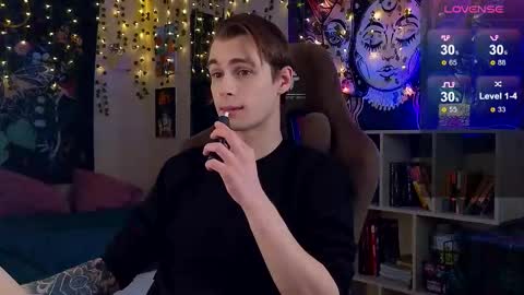 Snapshot of debugmee chatting on February 6, 8:01 pm Samuel online show from February 6, 8:01 pm