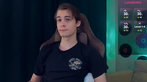 Snapshot of debugmee chatting on February 18, 10:17 pm Samuel online show from February 18, 10:17 pm