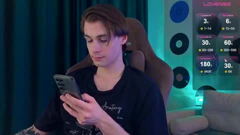 Samuel online show from April 6, 7:15 pm