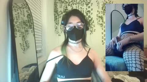 deciduousdoll online show from November 5, 11:49 pm