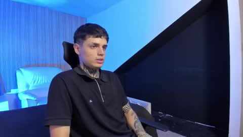 Snapshot of declan_fox chatting on September 30, 4:17 am declan_fox online show from September 30, 4:17 am