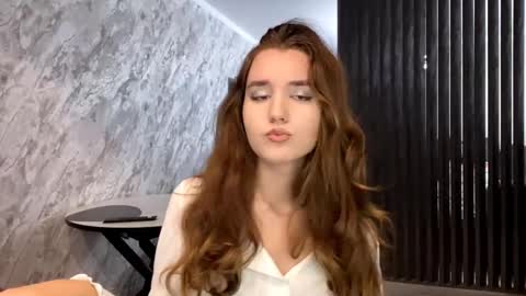 Anna online show from September 18, 3:14 pm