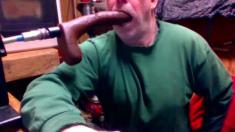 Snapshot of deepthroat227 chatting on February 25, 3:38 pm Deepthroat My Big Dildos online show from February 25, 3:38 pm