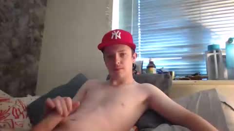 Snapshot of deetwo345 chatting on October 18, 9:32 am deetwo345 online show from October 18, 9:32 am