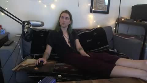 definatelyvegan online show from February 8, 11:08 pm