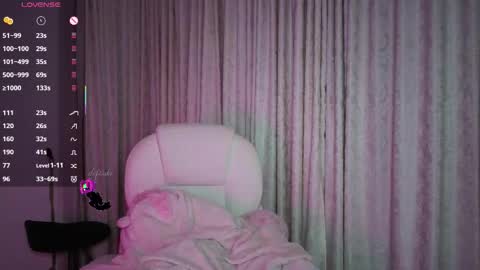 Snapshot of deftsuki chatting on September 12, 4:23 am Stephanie.e  online show from September 12, 4:23 am